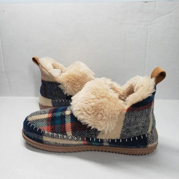 Dearfoams Alpine Moritz Bootie House Slippers Womens 9 Cream Plaid - Picture 1 of 16